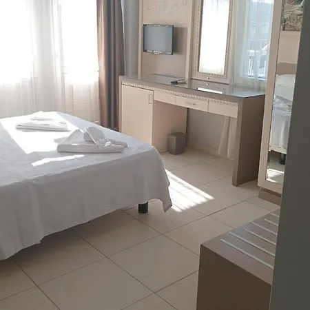 Szálloda Gold Monami *